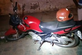 Suspeito de roubar moto é espancado por populares ao tentar fugir da PM em Arapiraca