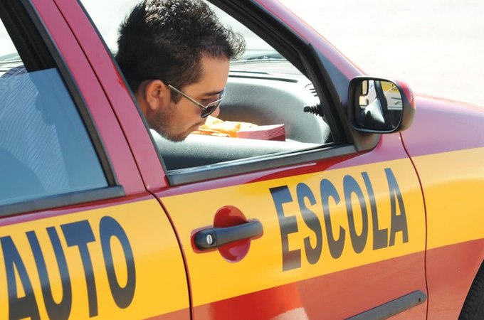 Contran aprova resolução que acaba com obrigação de aula em autoescola