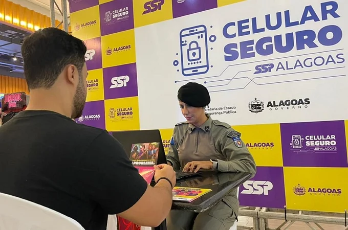 Após abordagem, PM prende homem com celular furtado em Maceió