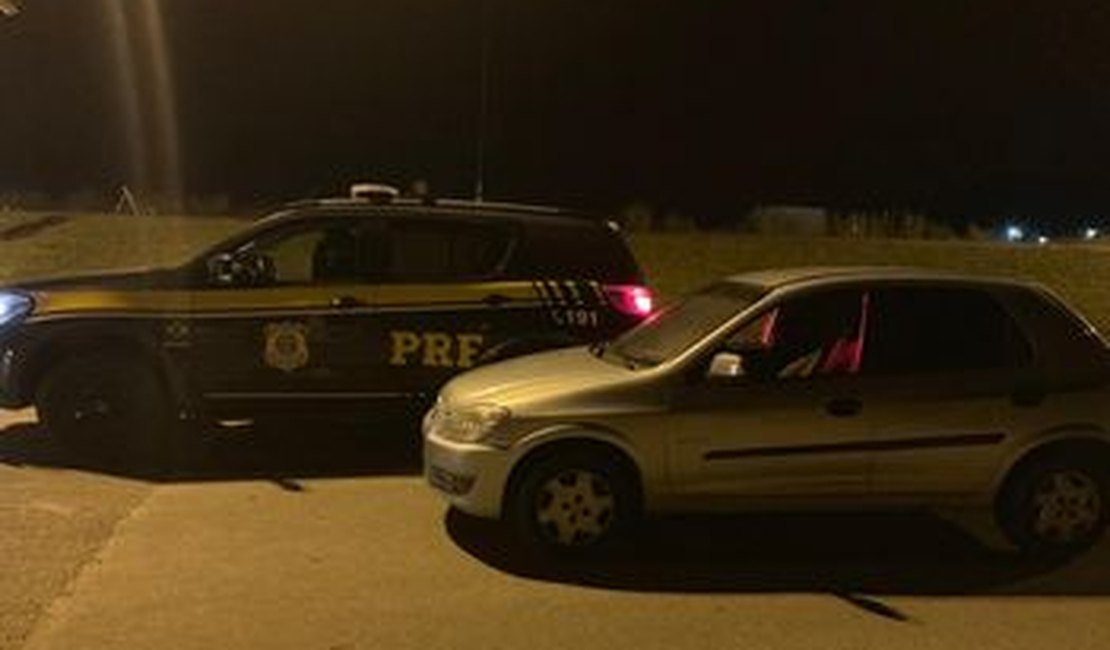 PRF prende dois homens e apreende veículo adulterado no interior de Alagoas