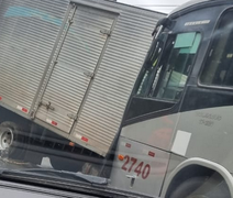 Acidente envolve ônibus, caminhão-baú e carro na AL-416, em Ibateguara