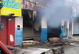 VÍDEO: Incêndio atinge mercadinho no Centro de Palmeira dos Índios