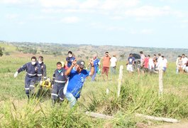 Capotamento deixa condutor ferido na AL-220, em Limoeiro de Anadia