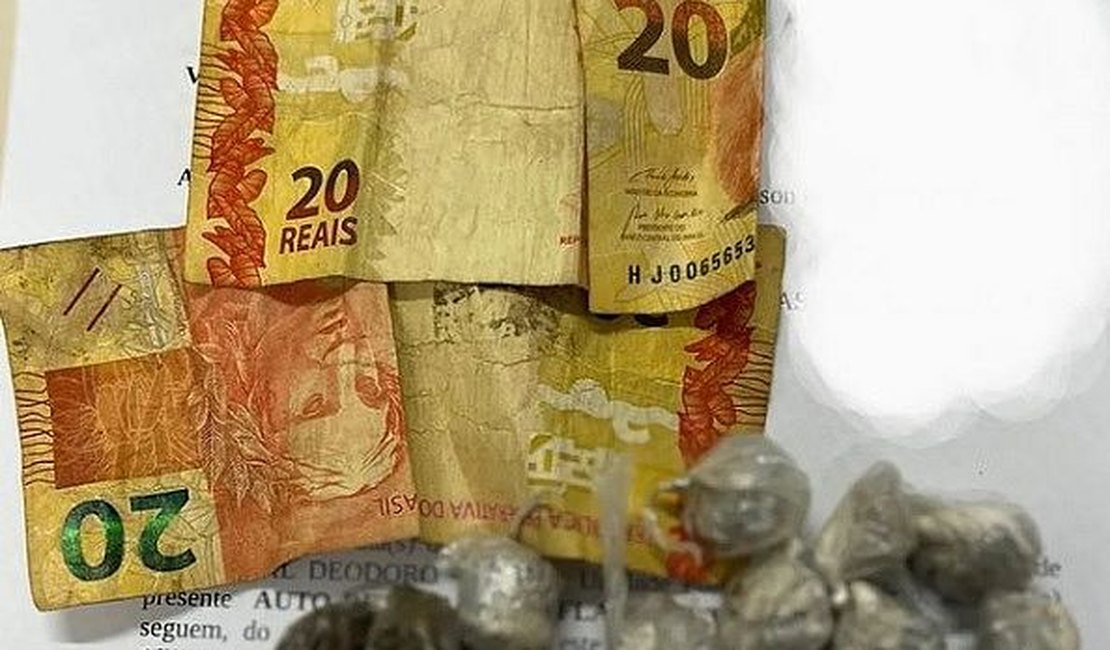 Polícia estoura boca de fumo e prende suspeito de tráfico, em Marechal