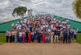 Prefeitura de Arapiraca realiza entrega de medalhas de olímpiadas científicas nacionais aos alunos da Rede Municipal