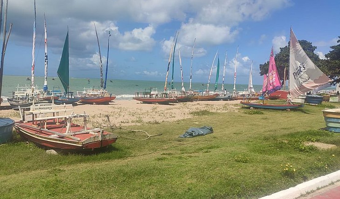 Corpo em estado avançado de decomposição e sem cabeça é encontrado na orla de Maceió