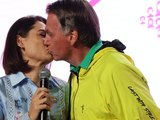 Deputado do PL diz que Michelle ensinou Jair Bolsonaro a beijar na boca