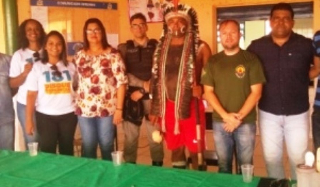 Equipe do Disque-Denúncia apresenta ferramenta a índios em Porto Real do Colégio