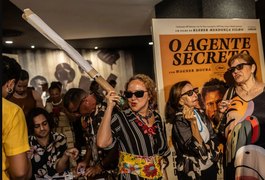 Entre o carnaval e o cinema: Homenagem de atriz brasileira ao filme 'O Agente Secreto' vira destaque no New York Times
