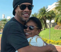 Ronaldinho Gaúcho pede orações para a mãe, internada com Covid-19