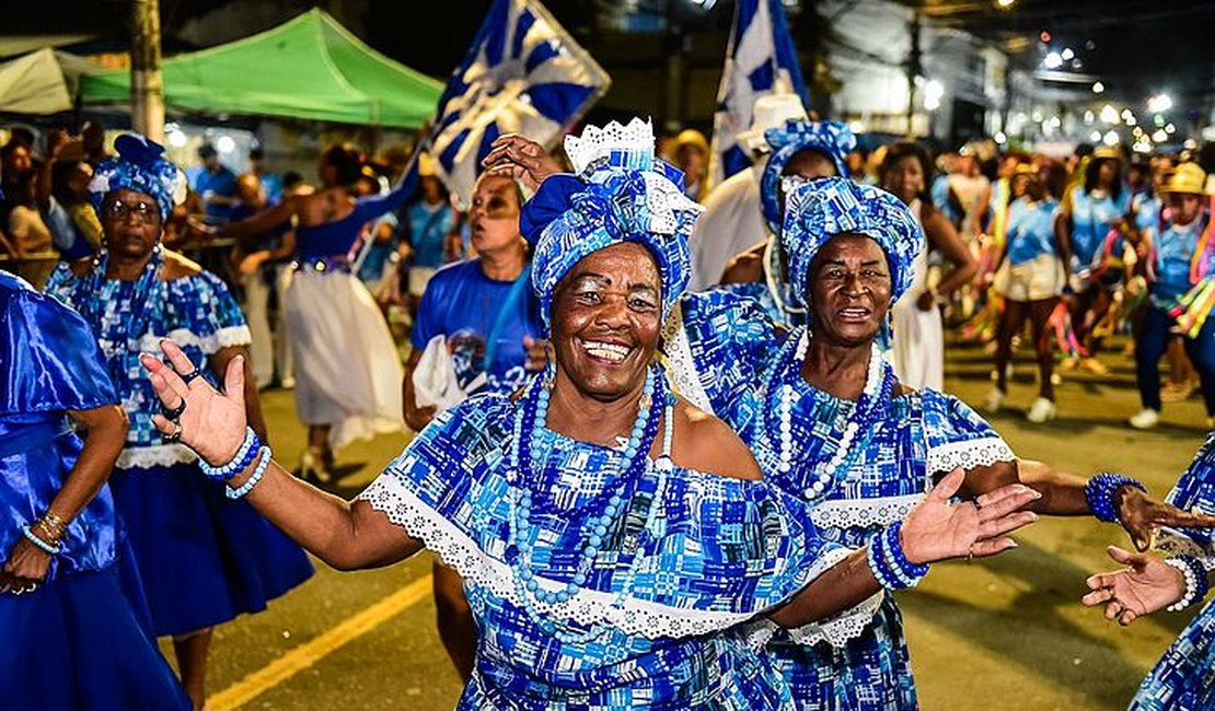 Beija-Flor de Nilópolis anima o Réveillon de Maceió em apresentação especial