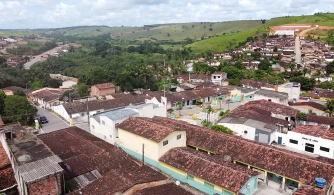 Jovem é assassinado a facadas e duas pessoas ficam feridas em madrugada de violência em Jundiá, AL
