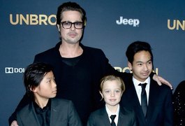 Angelina Jolie e Brad Pitt procuram especialista por conta de sexualidade da filha