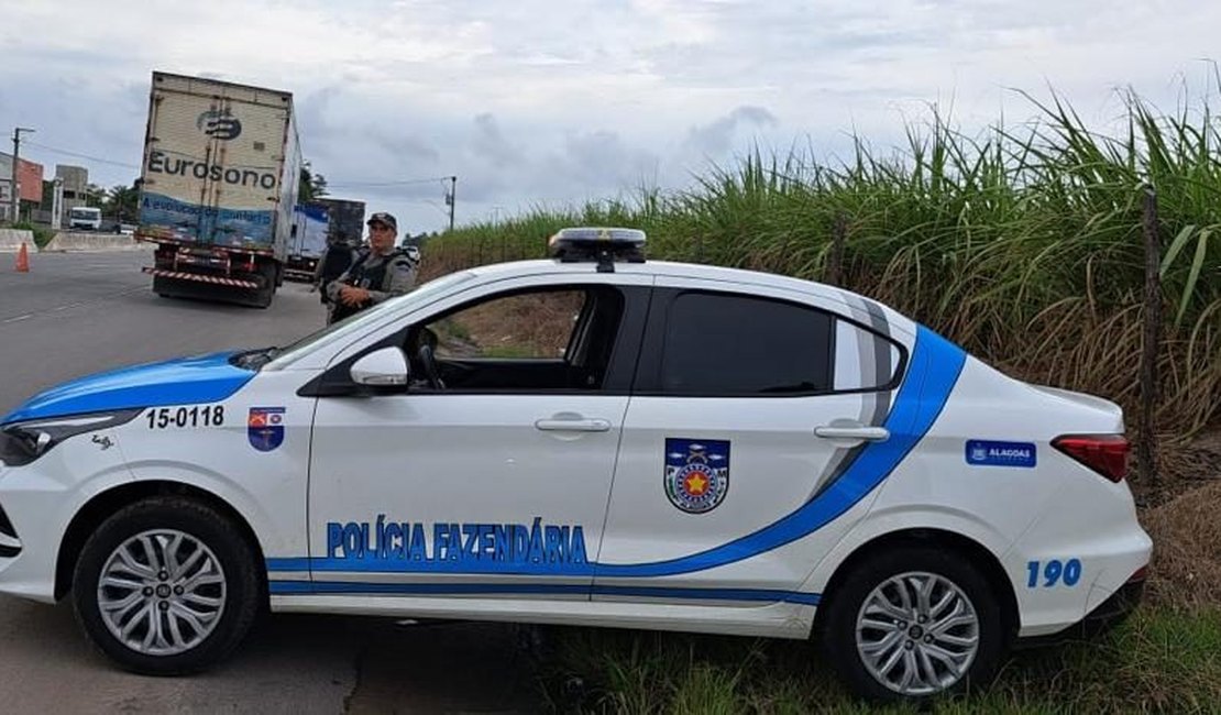 Caminhões de carga são fiscalizados em ação integrada no interior de Alagoas