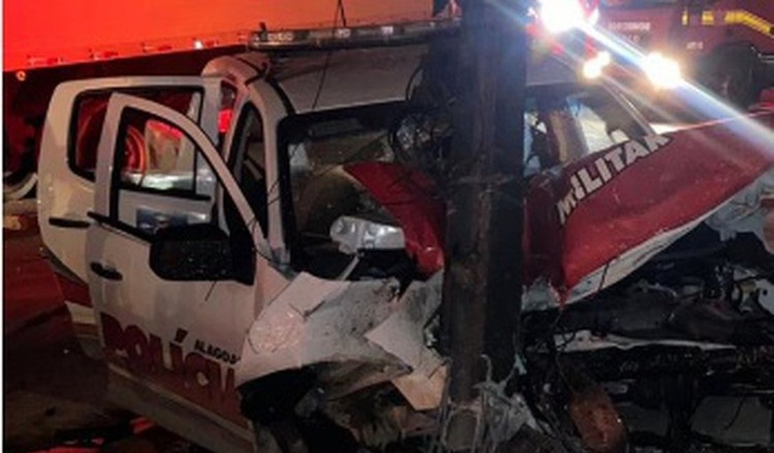 Acompanhamento policial a veículo suspeito termina em grave acidente na parte alta de Maceió