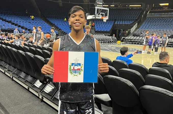 Atleta arapiraquense faz história no basquete representando Alagoas em Orlando