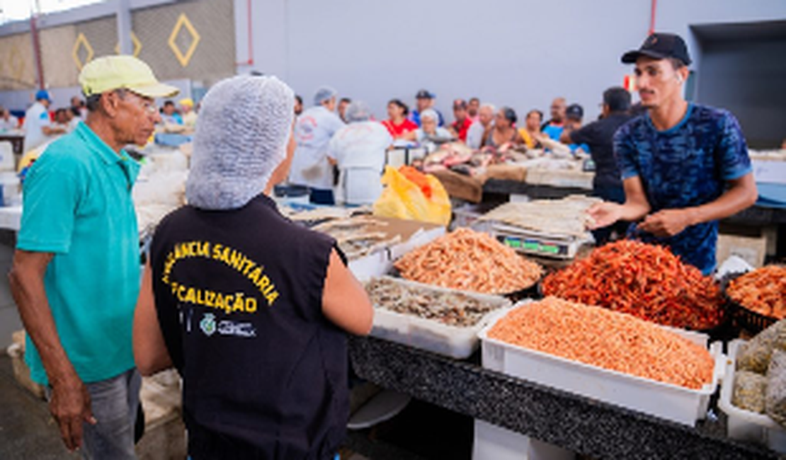 Semana Santa: Vigilância Sanitária de Arapiraca  visita Mercado Público para garantir qualidade e segurança dos produtos