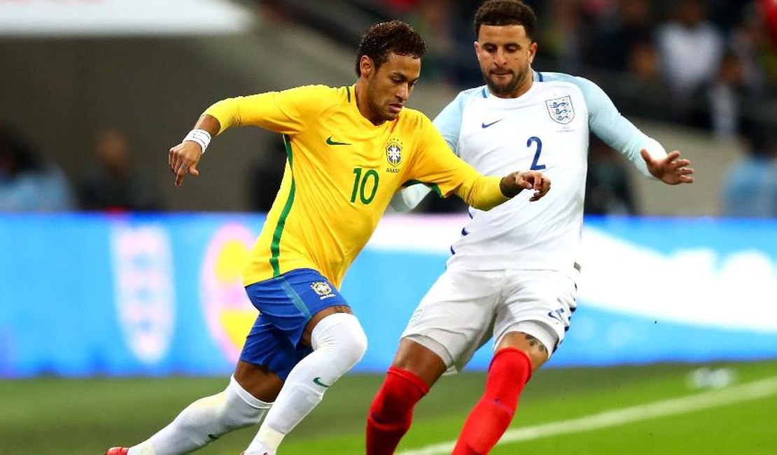 Médico da Seleção garante Neymar no treino de quarta