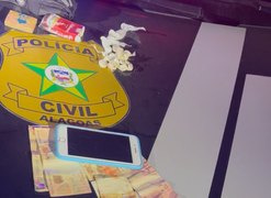 Polícia Civil prende homem em flagrante por tráfico de drogas na Ponta Verde, em Maceió