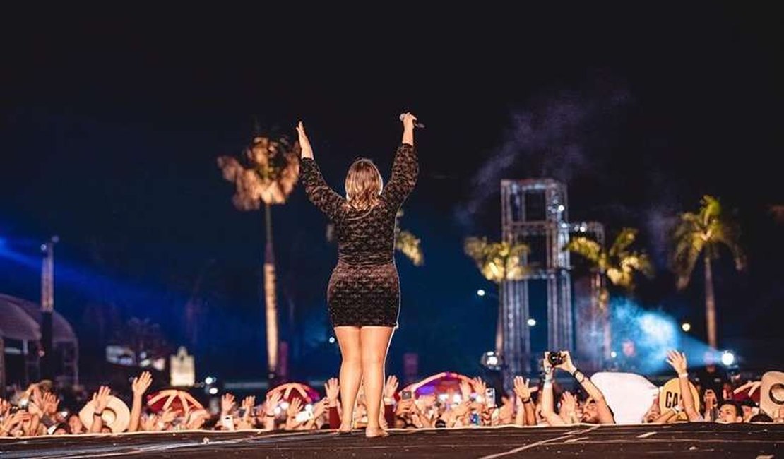 Marília Mendonça lamenta brigas e arrastões registrados em show aberto