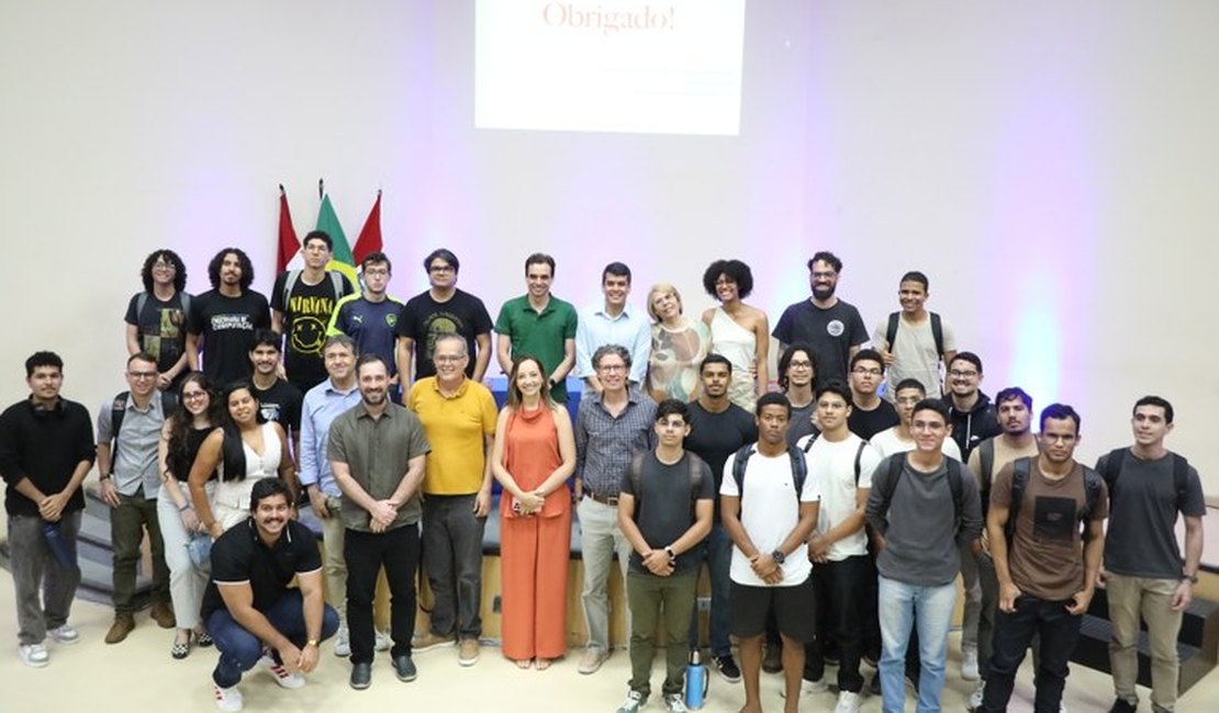 Aula inaugural reuniu estudantes da primeira turma de bacharelado em IA da Ufal