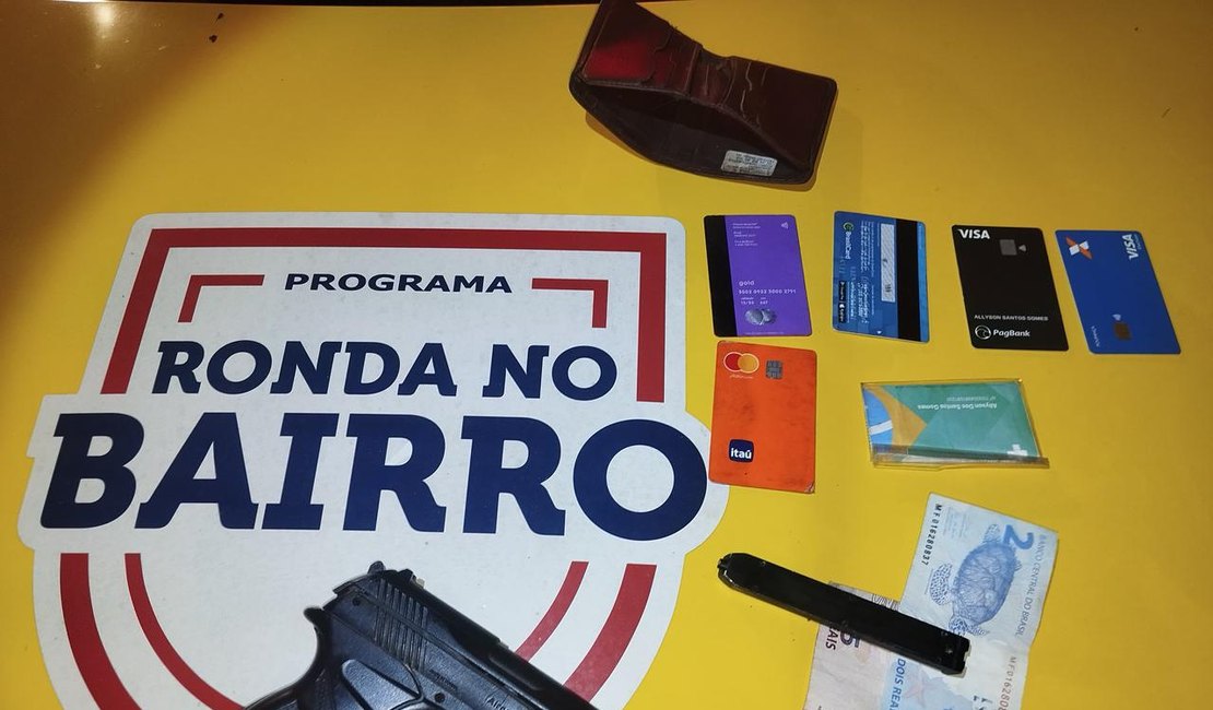 Homem é detido com simulacro de arma após tentativa de assalto no Centro de Arapiraca