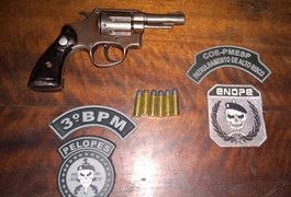 Abordagem em bar resulta em homem detido por porte ilegal de arma de fogo no Agreste