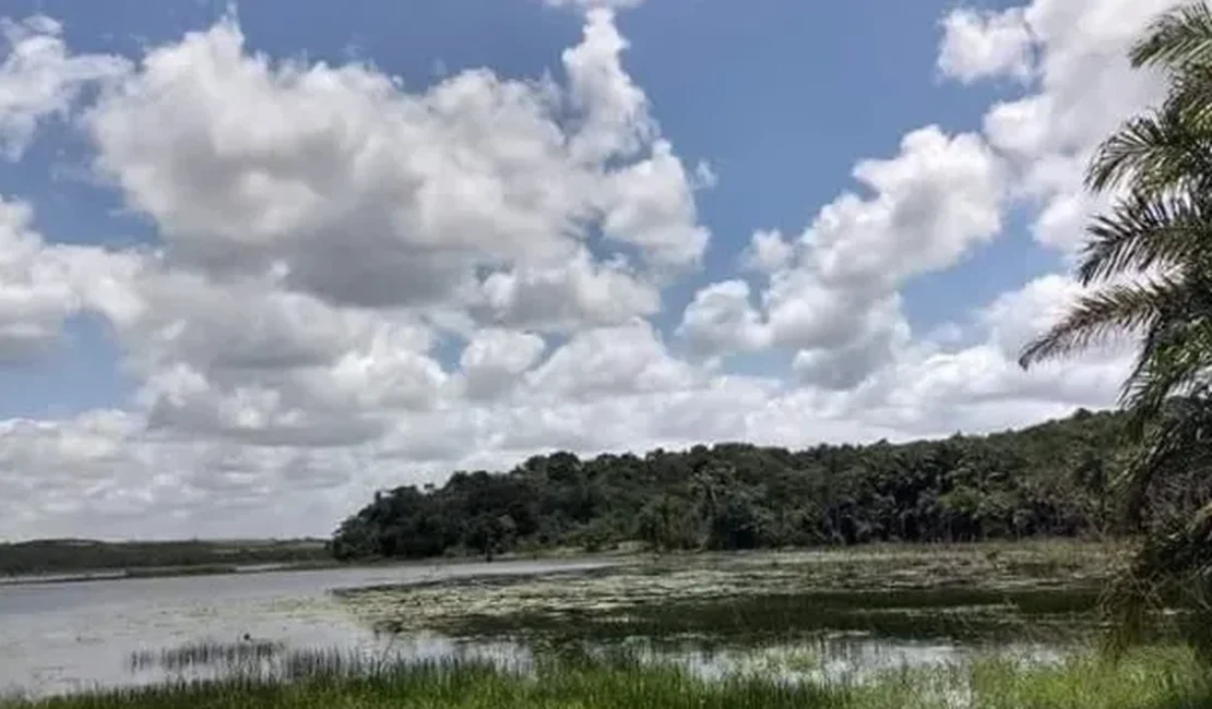 Homem é resgatado após ser puxado por correnteza de barragem no Rio São Francisco, em AL