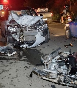 Vídeo. Mototaxista morre após efetuar ultrapassagem e colidir moto frontalmente em carro na rodovia AL-115, em Arapiraca
