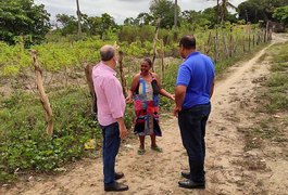 Prefeito de Penedo, Ronaldo Lopes visita zona rural da cidade