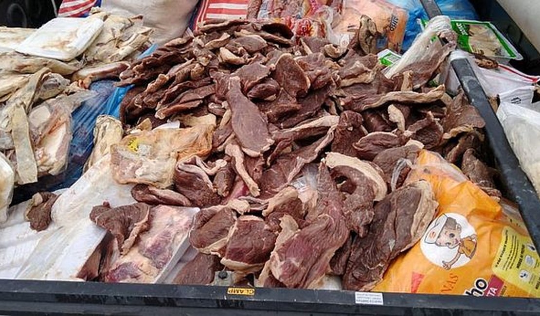 Quase 800 kg de carne estragada são apreendidos em supermercados de Maceió