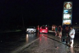 Três pessoas ficam feridas após colisão na BR 101, em São Miguel dos Campos