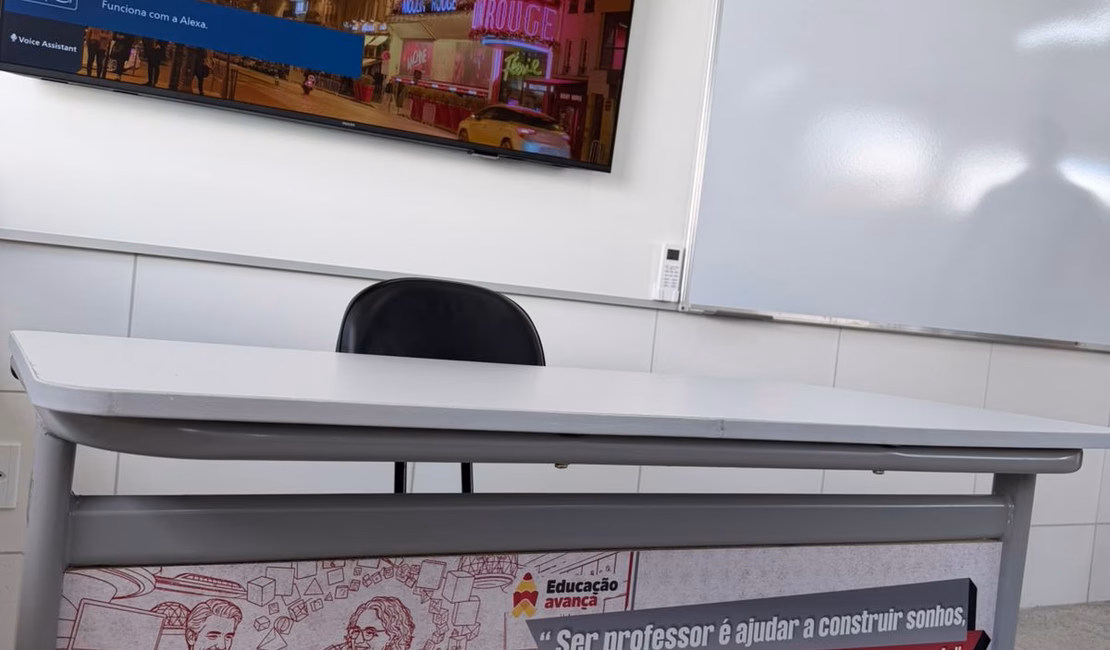 Prefeitura de Penedo padroniza salas de aula com climatização, LED, TV de 55 polegadas e novo mobiliário