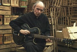Morre Lanny Gordin, guitarrista que tocou com Gil e Gal Costa, aos 72 anos