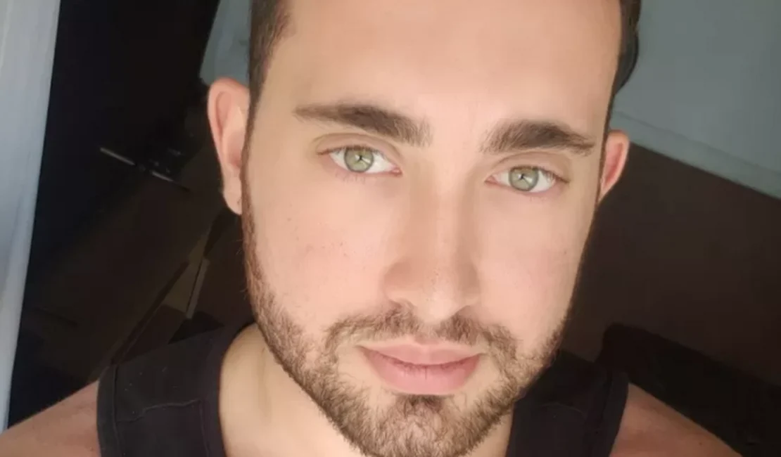 Ator pornô com fetiche em apanhar de mulheres ganha até R$ 25 mil mensais com vídeos