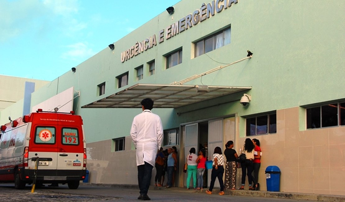 Flanelinha é atacado com golpe de facão por suposta dívida de drogas, em Maceió