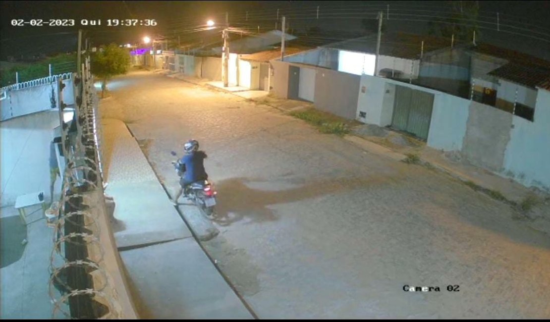 Vídeo mostra assaltante preso no Verdes Campos sendo surpreendido por vítima armada: 'Perdeu'