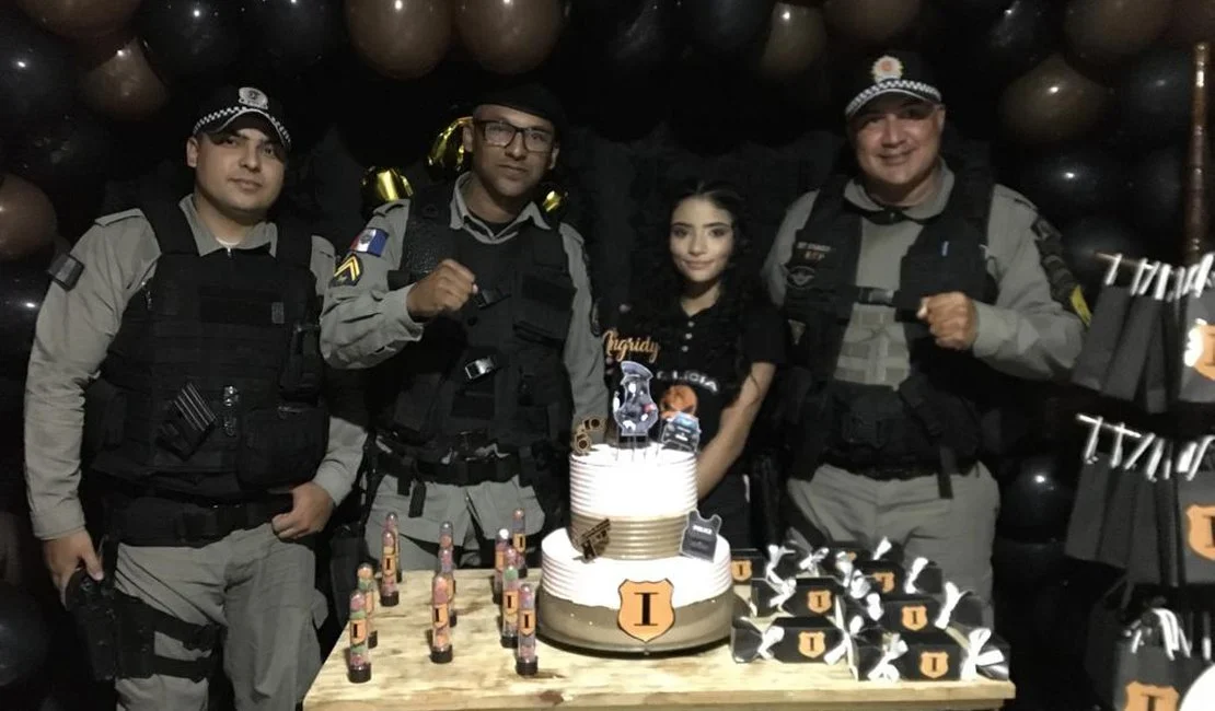 Colônia Leopoldina: Adolescente realiza sonho e recebe guarnição da PM em festa de aniversário