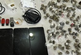 Policiais penais apreendem celulares e drogas no Presídio Baldomero Cavalcanti, em Maceió