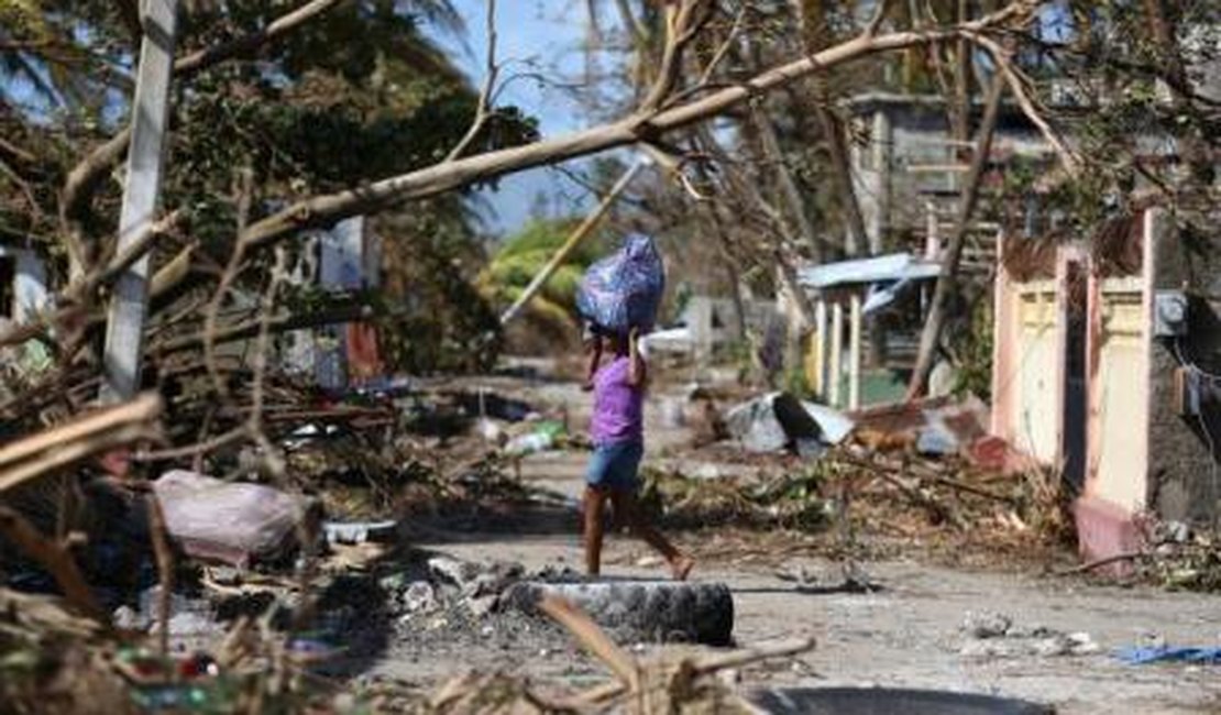 Número de vítimas no Haiti sobe para 842 após passagem do furacão Matthew