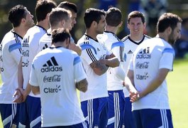 Com Messi empolgado, Argentina inicia caminhada no Maracanã