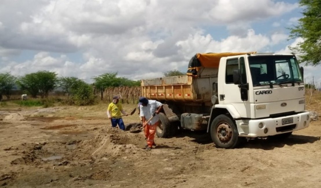 Moradores denunciam crime ambiental em rio de Palmeira dos Índios