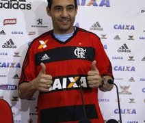 Flamengo apresenta Chicão como jogador do clube