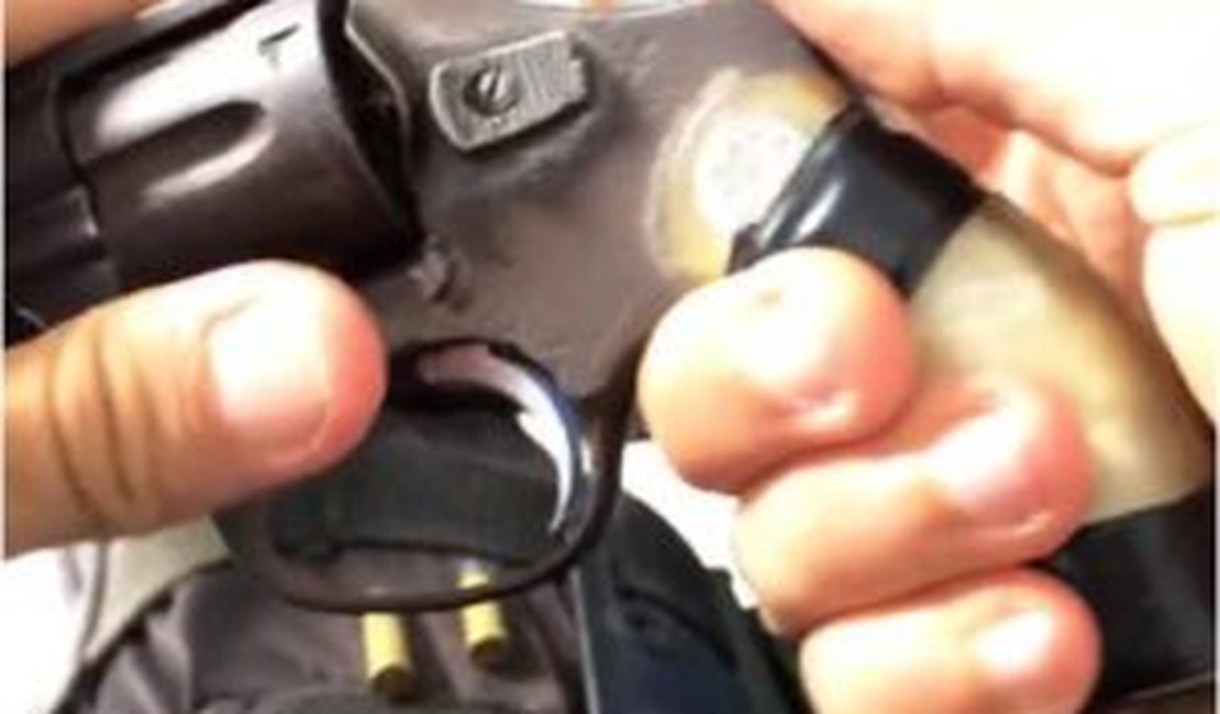 Oplit prende dupla por assaltos na orla de Maceió