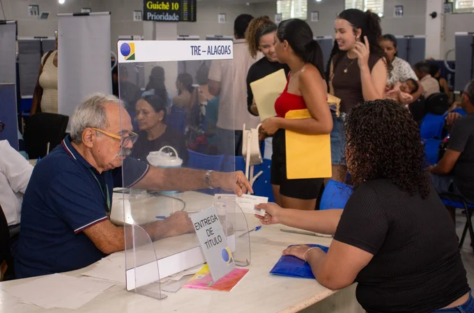 Mais de 2400 pessoas foram atendidas durante mutirão eleitoral no dia 1º de maio