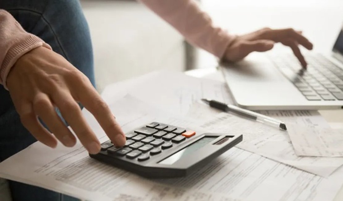 Vai fazer 65 anos em 2026? Veja quando é possível se aposentar