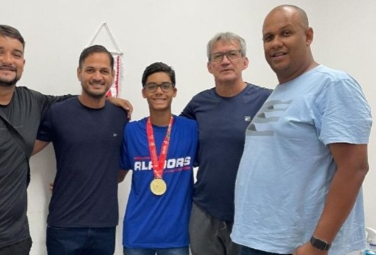 Auxílio Atleta da Prefeitura de Penedo viabiliza participação de estudante em competição nacional e quebra de recorde