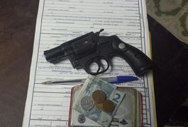 Polícia apreende adolescente com arma de fogo em Arapiraca