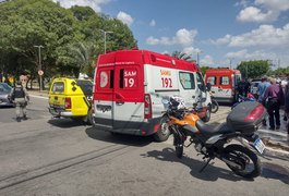VÍDEO. Motociclista morre após carro avançar sinalização e bater em moto, em Arapiraca