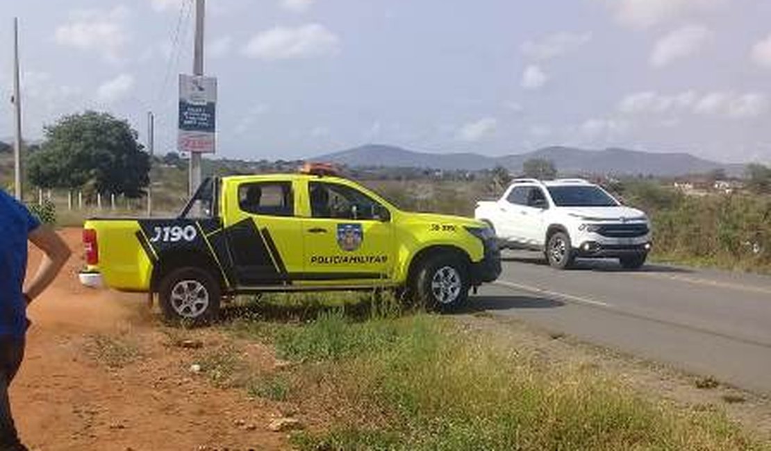 Homem armado assalta van de transporte coletivo em Palmeira dos Índios